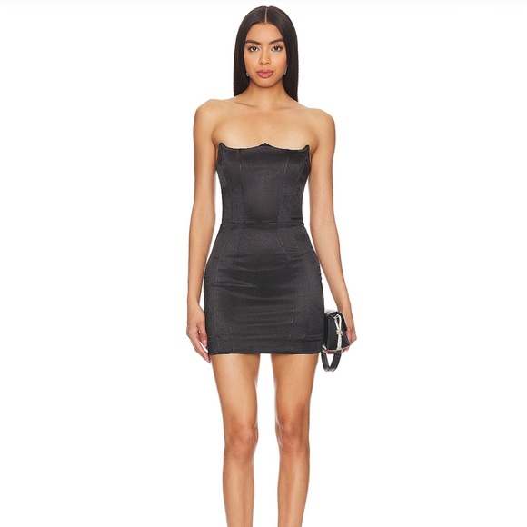 superdown Dresses & Skirts - NWOT Superdown Zoe Strapless Mini Dress